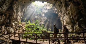 Cerca de 1.480 cavernas identificadas e mais de 80 sítios arqueológicos revelam um patrimônio escondido entre paredões de pedra: o parque mineiro de 56.448 hectares onde pinturas rupestres têm até 11 mil anos.
