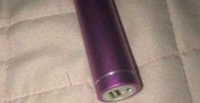 Pai confunde carregador com vibrador sexual e briga com a filha