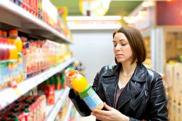 Suco X Néctar X Refresco: o suco que consumimos pode ser néctar ou refresco. Enquanto o néctar tem no mínimo 30% de polpa ou suco de fruta, o refresco contém entre 0,02% a 30% de polpa ou suco de fruta. 
Só é considerado suco quando a bebida tem pelo menos metade da sua composição de frutas. 
Os “sucos” em pó, normalmente são os refrescos e os de caixinha costumam ser o néctar. Segundo Coutinho, essas versões devem ser evitadas, pois: 