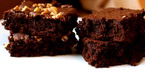 Aprenda a fazer brownie no microondas