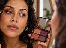 Featured side: Qual sombra combina com seus olhos? Aprenda a escolher a cor que mais valoriza o olhar