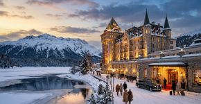 Tem 130 anos, 163 quartos, 700 funcionários e foi eleito como o melhor hotel do mundo