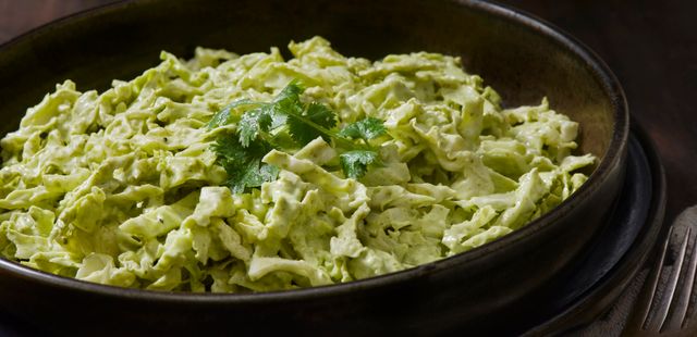 A salada da deusa que conquistou o TikTok e vai te surpreender com tanto sabor