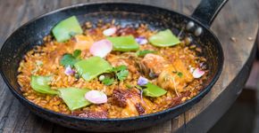 ‘Paella Fest’ serve delícia preparada pelo chef Flávio Miyamura no ¡Venga! Bar de Tapas