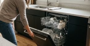 O programa econômico da lava-louças demora mais, mas pode gastar menos: a Bosch explica como tempo de lavagem e temperatura da água mudam o consumo do aparelho