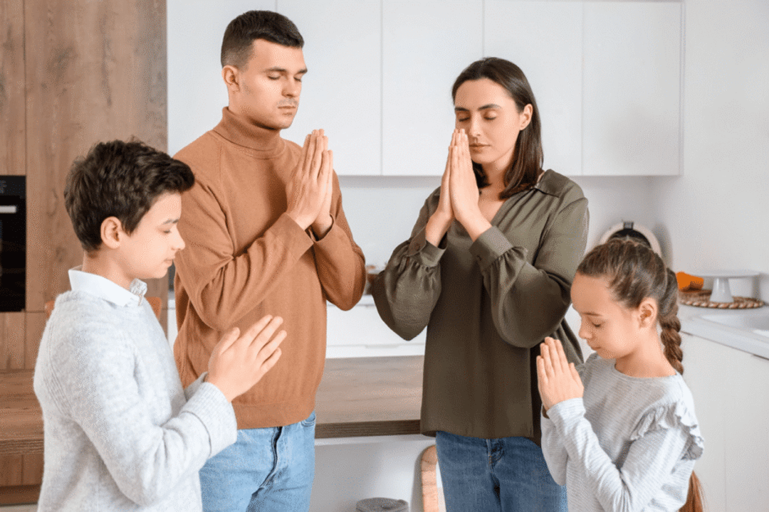 A Palavra de Deus serve de abrigo para quem deseja paz e equilíbrio no lar (Imagem: Pixel-Shot | Shutterstock)