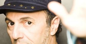 Zeca Baleiro fala sobre música e literatura com Sérgio Vaz no Itaú Cultural