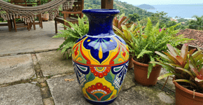 Recupere o brilho dos seus vasos de barro com o uso estratégico dessa técnica que impede a umidade de estufar a pintura