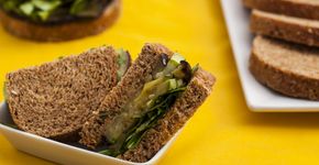 Aprenda a fazer sanduíche de vegetais no pão sem conservantes