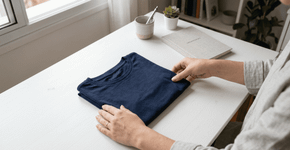 Como dobrar uma camisa em 2 segundos: a técnica japonesa que vai transformar sua rotina doméstica