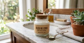 Aprenda a hidratar o cabelo aos 40 com óleo de coco sem pesar usando este truque simples