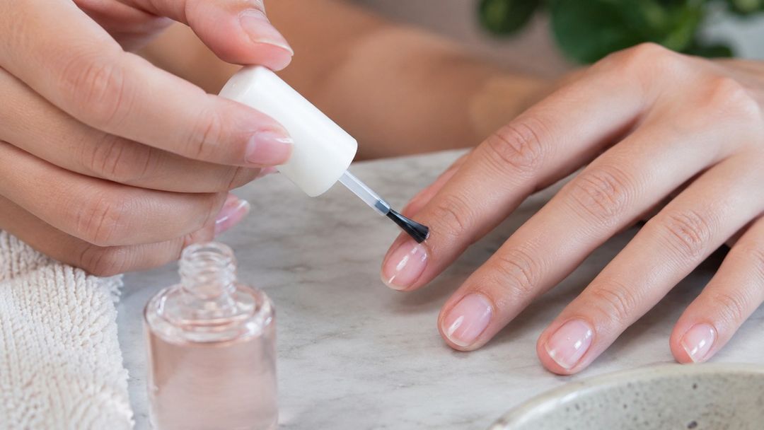 Unhas frágeis podem sofrer antes mesmo da aplicação do esmalte