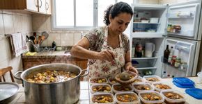 Colocar as sobras em potes rasos: para que serve e por que é recomendado