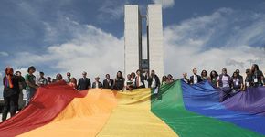 10 dicas de livros infantojuvenil com temática LBGT; leia entrevista com autoras