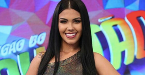 Bailarina do Faustão pede a namorada em casamento e encanta fãs