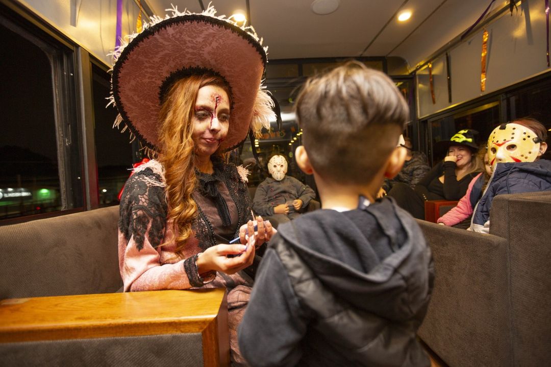 Halloweentrain em três datas selecionadas de outubro