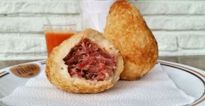 Veloso Bar promove festival de coxinha em comemoração a seus 10 anos