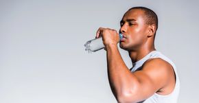 3 sinais de que você precisa beber mais água durante o dia
