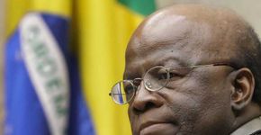 Joaquim Barbosa se posiciona sobre a recente crise do governo