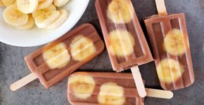 Aprenda a fazer um picolé de banana e chocolate sem açúcar