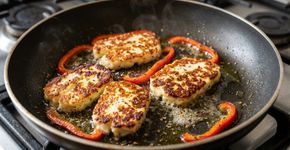 Não precisa passar muito tempo no fogão: halloumi dourado com pimenta e limão fica pronto em cerca de 10 minutos