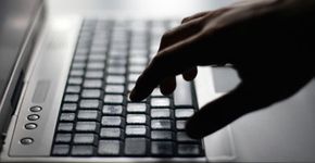 Jovens dão mais valor a internet que a namoro, moradia e carro