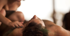 6 passos para aprender a fazer uma massagem tântrica