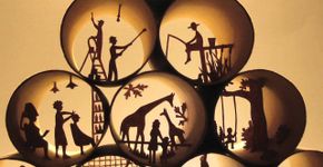 Anastassia Elias cria arte dentro de rolo de papel higiênico