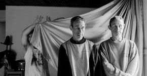Fotógrafa documenta rotina de parentes com Síndrome de Down