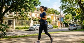 Sair para caminhar em vez de ir para academia é muito bom, mas só faz efeito se a caminhada durar no mínimo 30 minutos seguidos, sem interrupções e a uma velocidade constante de 5 km/h