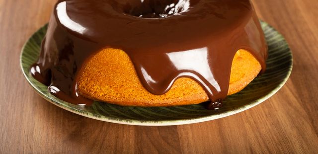 Bolo de cenoura no liquidificador: descubra o segredo para ficar tão fofinho