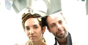 Dupla de percussionistas Soukast se apresenta no Instrumental Sesc Brasil