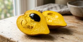 A fruta dourada de cor de mel e sabor parecido com pudim que ainda é pouco conhecida pelos brasileiros