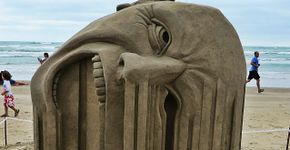 As esculturas de areia de Guy-Olivier Deveau