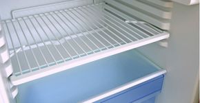 Jovem cria dispositivo capaz de aquecer água com o calor da geladeira