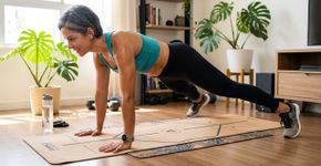 Plank jack: o exercício mais eficaz para uma barriga lisa para quem tem mais de 40 anos