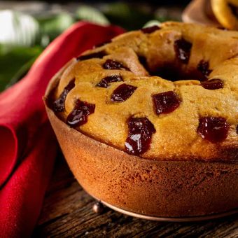 Featured mobile: Tem goiabada em casa: aprenda a fazer esse bolo fofinho de liquidificador para o lanche da tarde