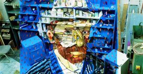 Obras de arte clássicas e ícones da cultura pop recriados com sucata e material reciclado