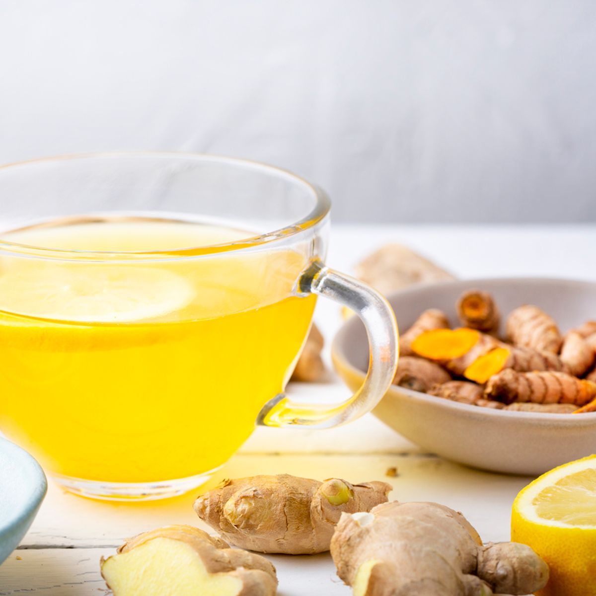 Chá detox de cúrcuma que vai te surpreender