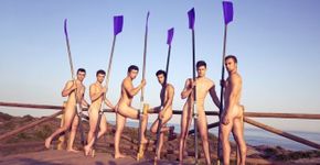 Remadores posam nus para combater a homofobia no esporte
