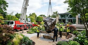 A Rússia intercepta um fragmento de 2,8 toneladas do meteorito Aletai, avaliado em 4,2 milhões de dólares, que estava sendo contrabandeado para fora do país disfarçado de simples ornamento de jardim