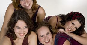 Banda Chicas faz show Catraca Livre na Caixa Cultural Sé