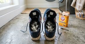 coloque este pó em sapatos fedorentos, e na manhã seguinte toda a família ficou maravilhada