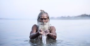 Com suas lentes profanas, fotógrafo registra homens sagrados
