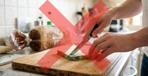 Retirar apenas a parte mofada do pão parece uma maneira de evitar desperdício, mas o fungo pode se espalhar por áreas que parecem intactas: o Departamento de Agricultura de Michigan recomenda descartar todo o pão quando houver sinais de mofo.
