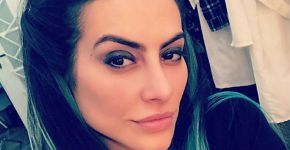 Já é sexta para Cleo Pires, que posa de biquíni e mostra tattoos