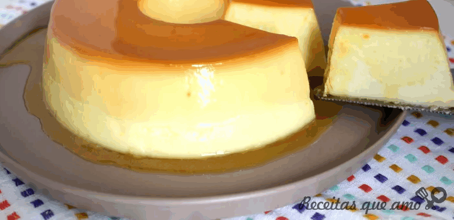 Veja como preparar um pudim de leite em pó prático e que derrete na boca