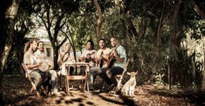 Grupo Adora-Roda, de Brasília, faz shows no Rio de Janeiro