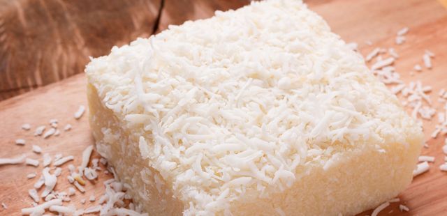 Cuscuz de tapioca com coco e leite condensado facinho de fazer