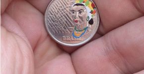 Designer brasileiro insere personagens da cultura pop em moedas